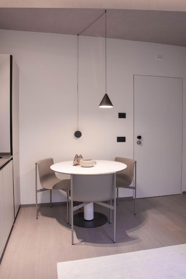 Exclusive Retreat Few Steps From Duomo - Apt 1 มิลาน ภายนอก รูปภาพ